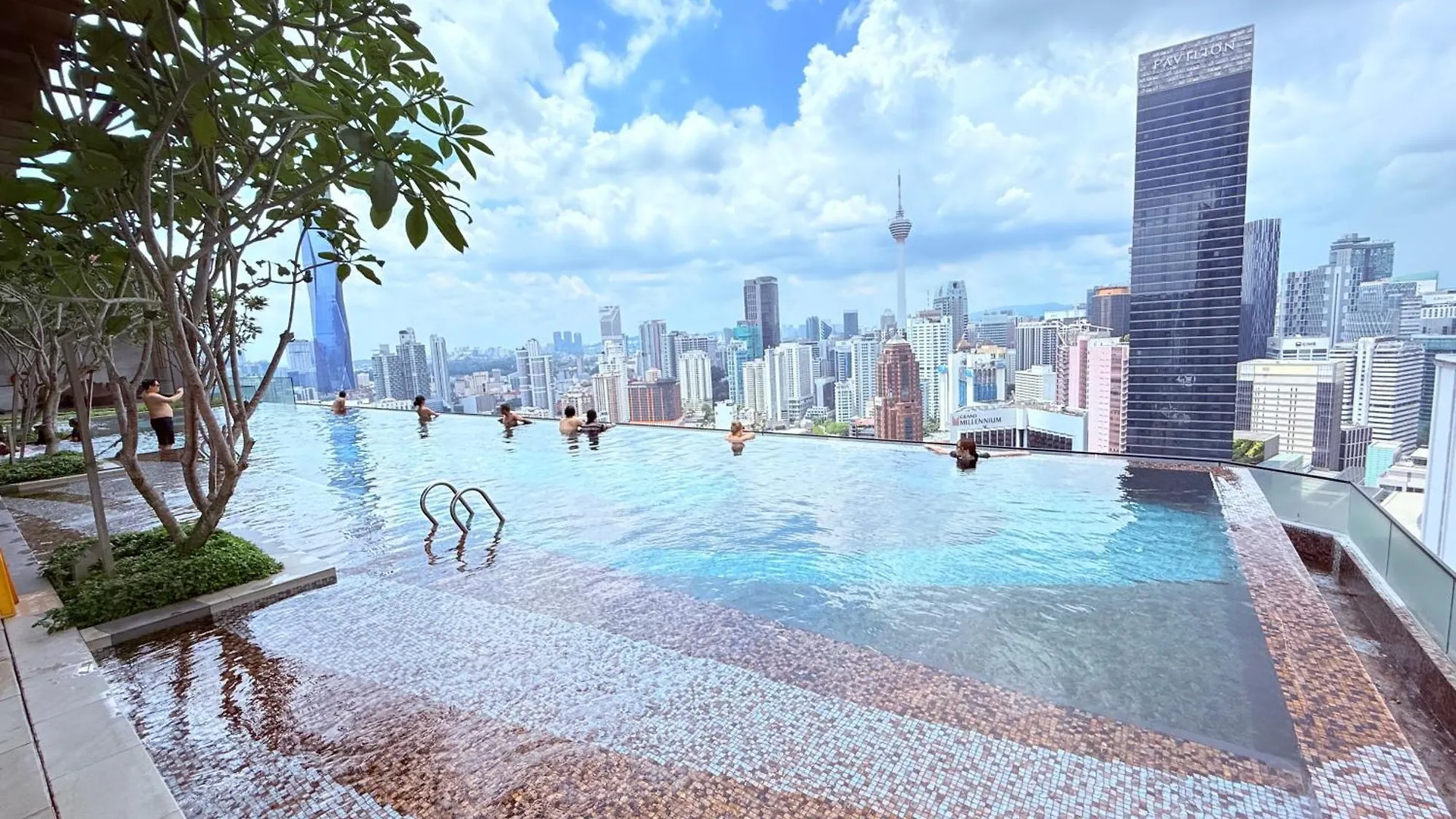***** Hotel Luxury Suites Bukit Bintang At Axon Residence Kl Pavilion Kuala Lumpur Malaysia